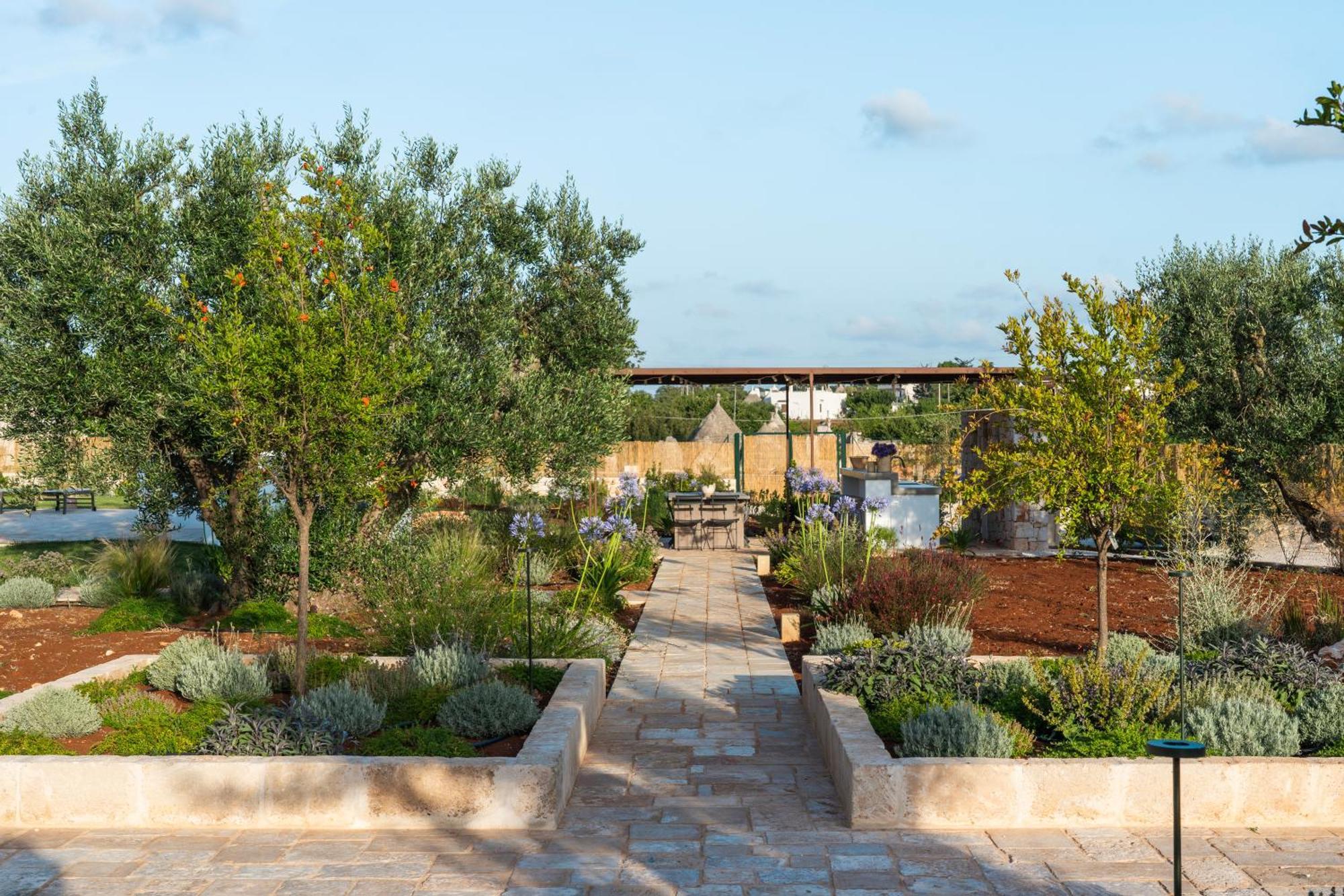 Trullo Jale - Boutique Apartments Ostuni Eksteriør billede